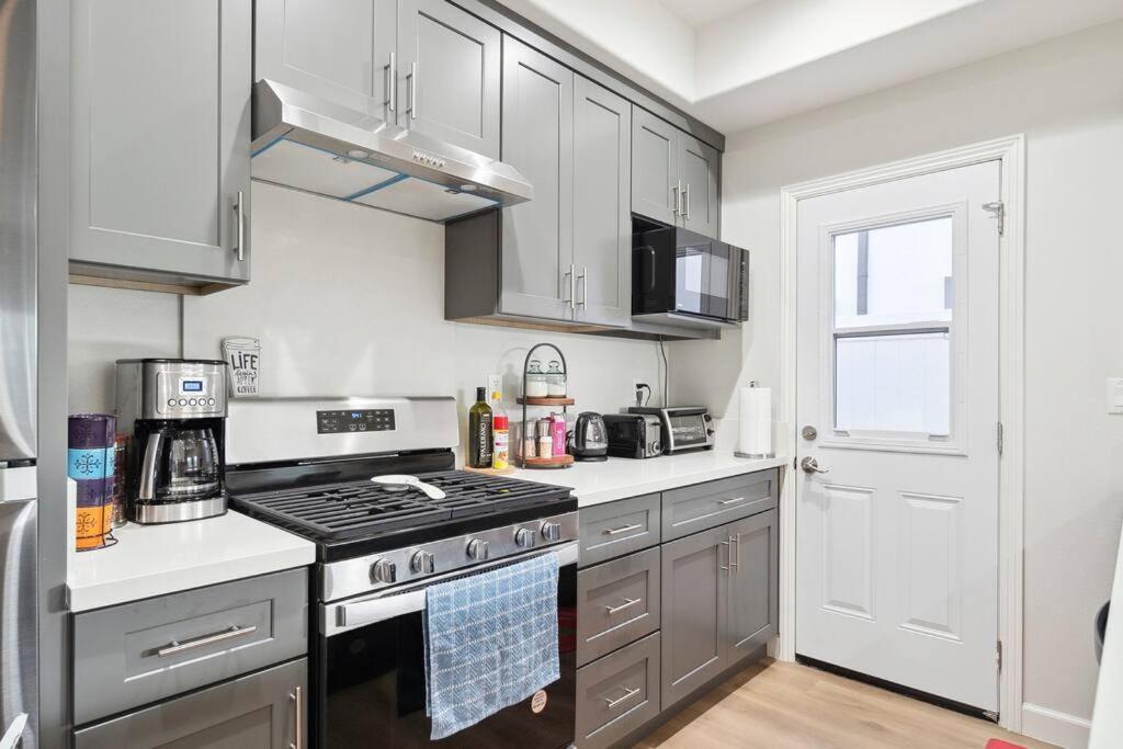 Incredible Value For 12 Guests, New 3br By Disneyland, Knott's, Hébergement de vacances *