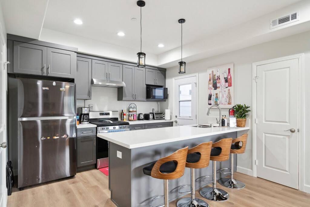 Incredible Value For 12 Guests, New 3br By Disneyland, Knott's, Hébergement de vacances Midway City