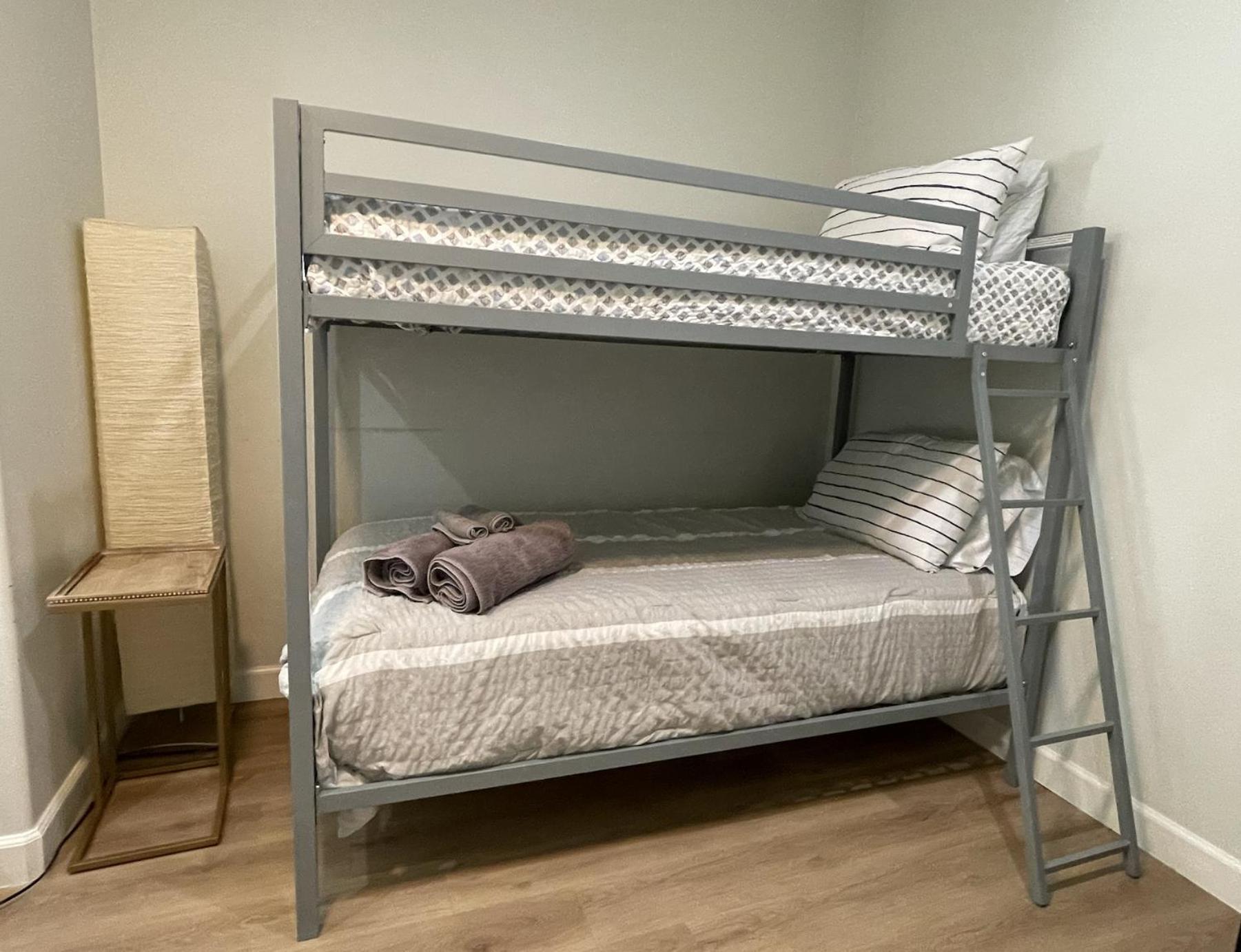 Hébergement de vacances Incredible Value For 12 Guests, New 3br By Disneyland, Knott's, Midway City